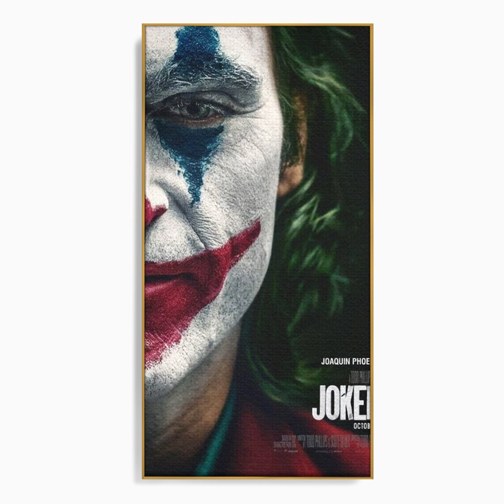 Tablou canvas cu portret close-up cu joker pe canvas, in rama de aluminiu auriu